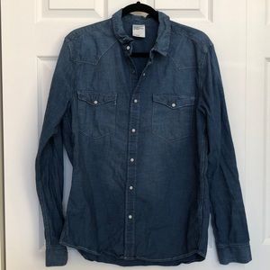 Bundle of 2 men’s Button up